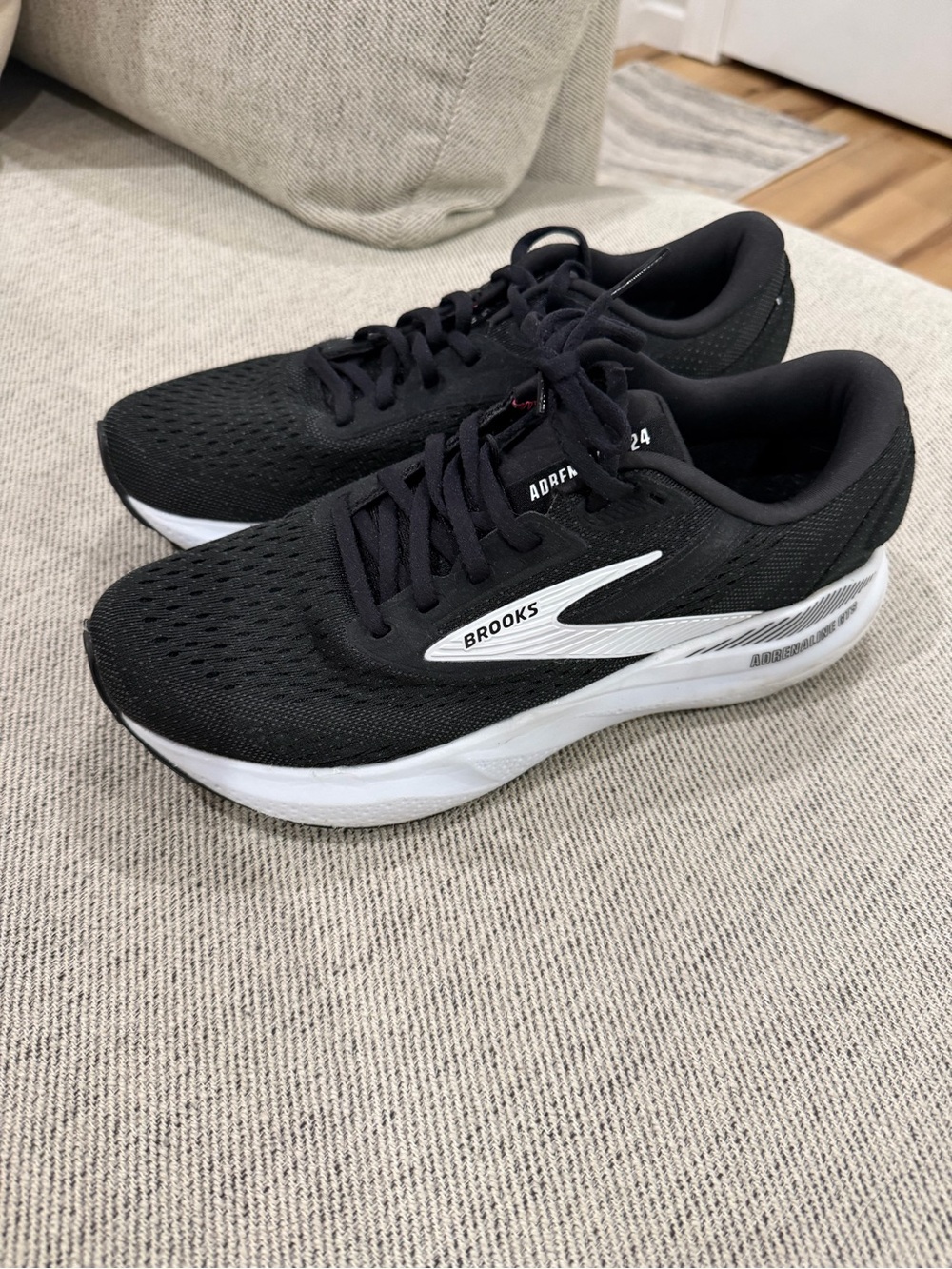 Brooks Black and White women’s Athletic Running Shoes